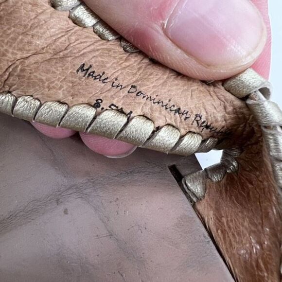 Jack Rogers Alana Sandal in Bone and Gold 8.5 leather goldtone tassels flip flop - Picture 6 of 6